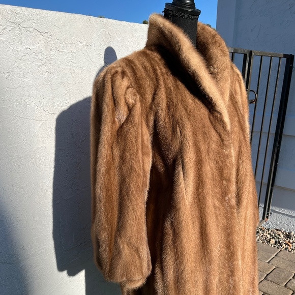 MINK COAT by McRae's Women's Medium Flawless Stylish and supple Mink Coat - Picture 3 of 14
